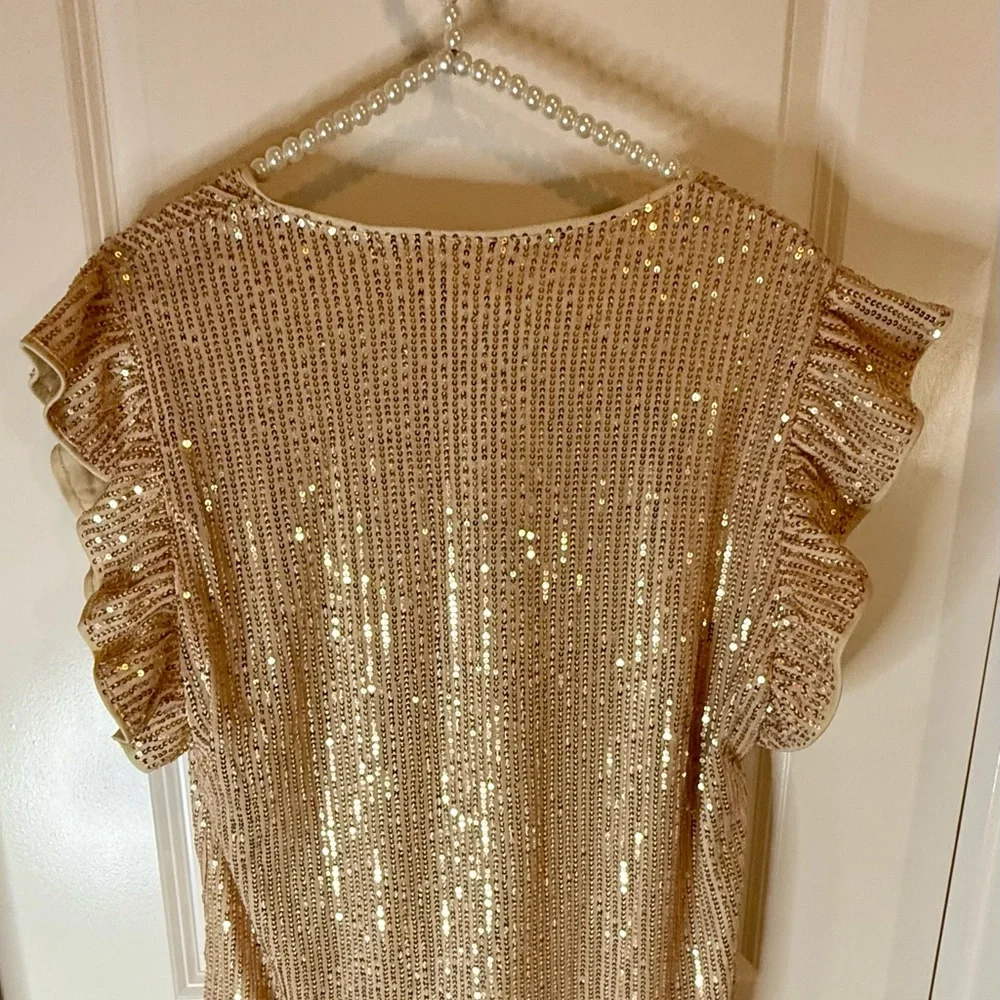 Genhoo Gold Sequin Flutter Sleeve Top – Size Large - Picture 2 of 6